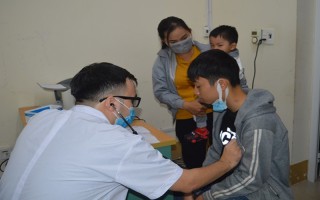 Hơn 1.300 trẻ em được khám sàng lọc bệnh tim miễn phí tại Yên Bái