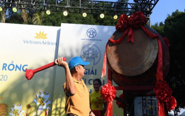 Sôi động giải bơi chải thuyền rồng Hà Nội mở rộng năm 2020