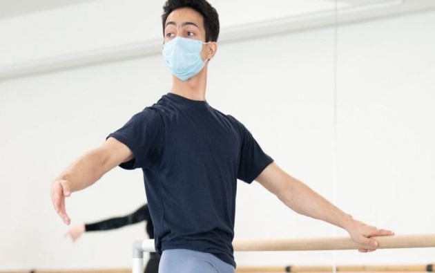 Chàng trai nghèo trúng tuyển trường múa ballet danh tiếng
