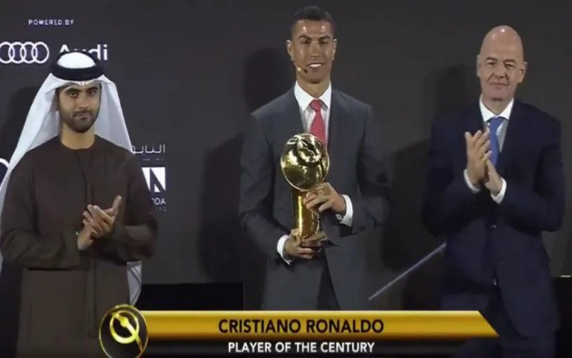Ronaldo nhận giải 'Cầu thủ hay nhất thế kỷ'